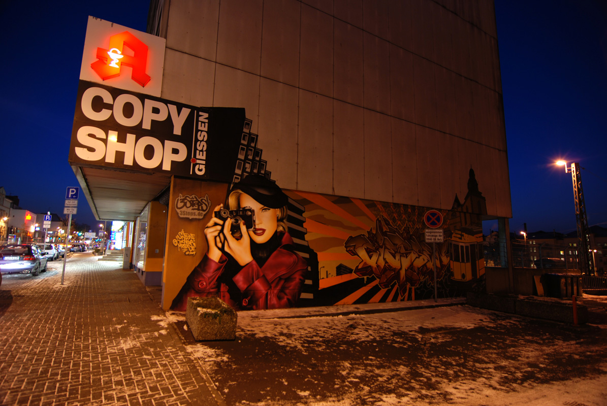 Painted December 2009 at minus 7 degrees in Frankfurter Str. Giessen.