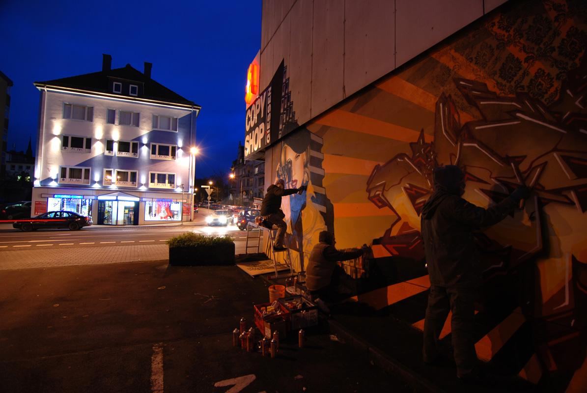 Painted December 2009 at minus 7 degrees in Frankfurter Str. Giessen.